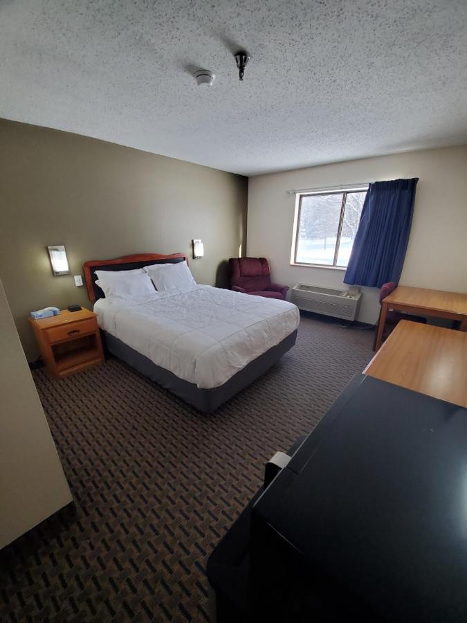 Hibbing Inn And Suites Exterior photo